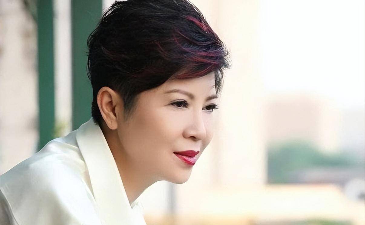 被男人骗两次依然相信爱情的杭天琪,与小13岁男人再婚,如今咋样_张