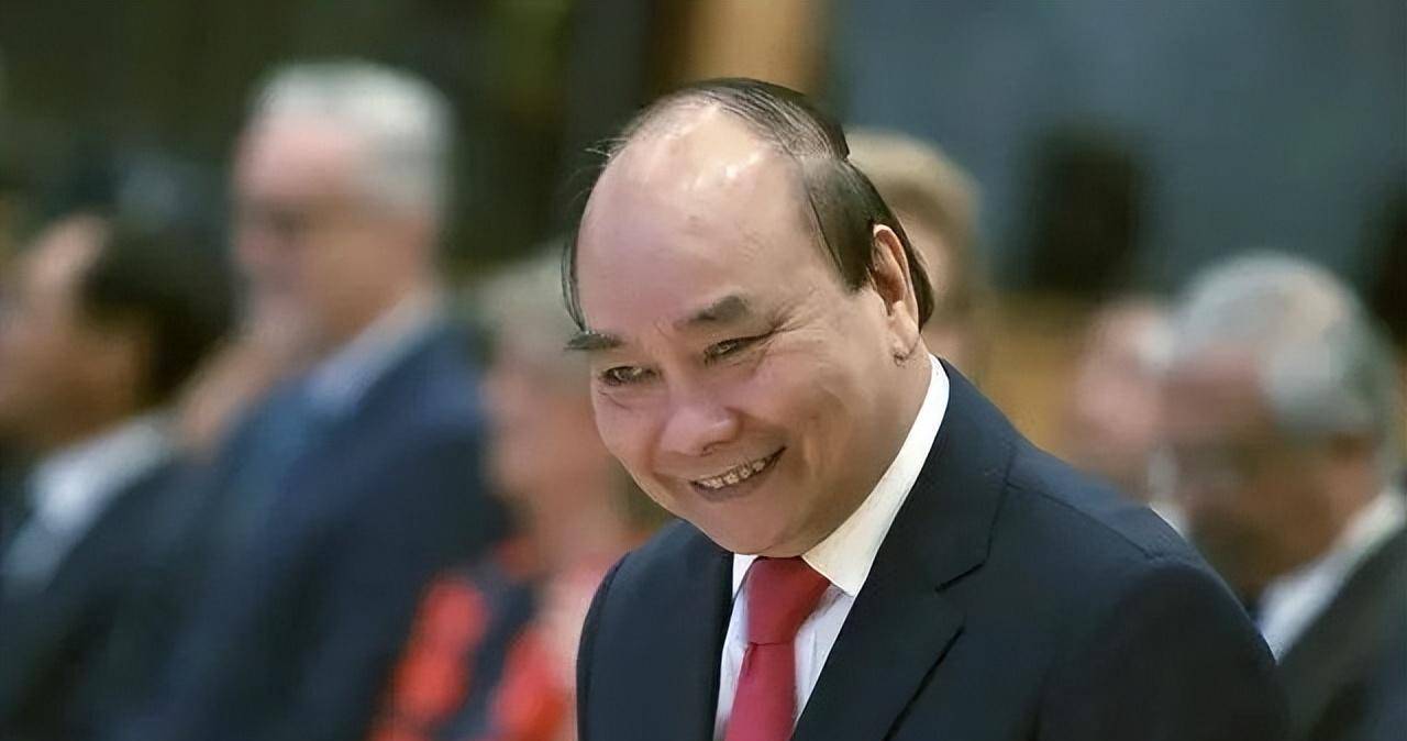 阮春福:越南笑面虎_母亲_岘港_发展