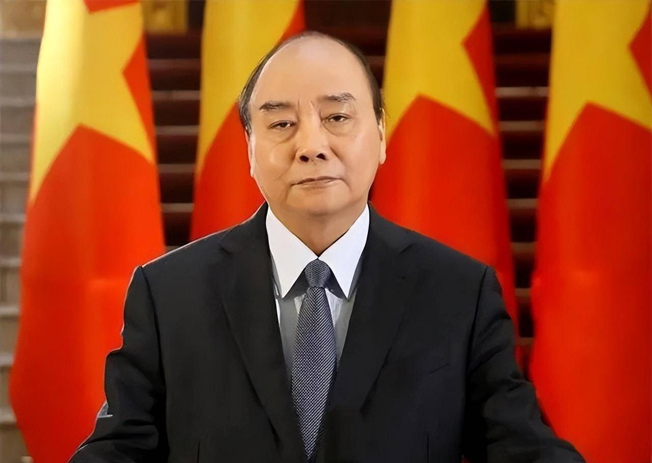 阮春福:越南笑面虎_母亲_岘港_发展