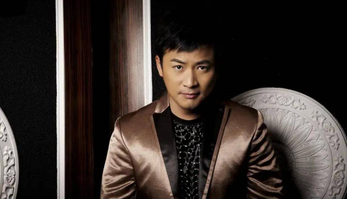 值得一提的是江宏恩所出演的《飞龙在天》在播出时.