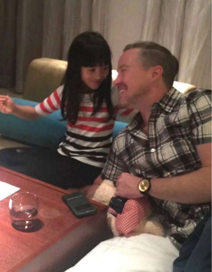 夏克立曝生活惨状,因黄嘉千指控家暴被抓,没收入与流浪汉睡桥底