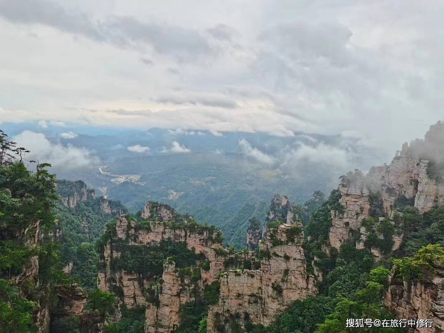 重庆到张家界旅游怎么样安排比较好？张家界旅游攻略-张家界三日游报团费用