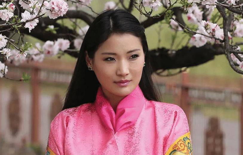 不丹国王前女友耍心机,不小心晒出亲密照,佩玛王后如何优雅反击