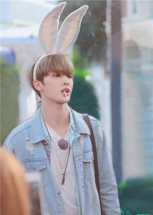 朱正廷高冷人设幻灭,三岁廷秒变表情包超级呆萌_节目_开心_阿廷