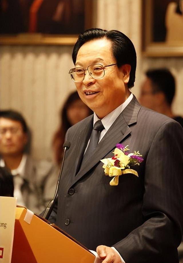 他60岁担任河南省委书记,为河南正名,活到78岁,人民至今没忘记_徐光