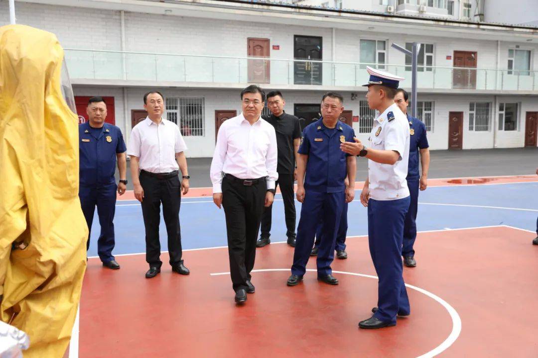 吕梁市委常委,常务副市长任忠深入吕梁消防开展"八一"走访慰问_发展