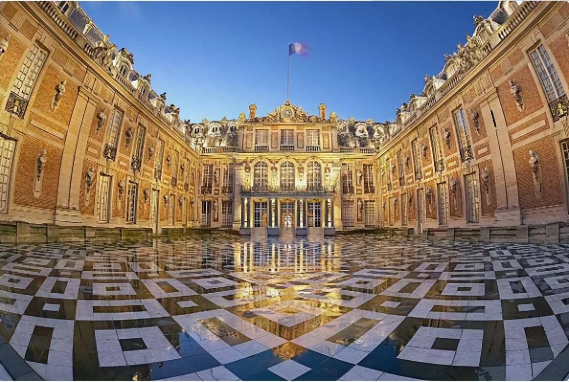 浅析:从经济角度论路易十四时期凡尔赛宫的演变_法国_宫殿_大量的