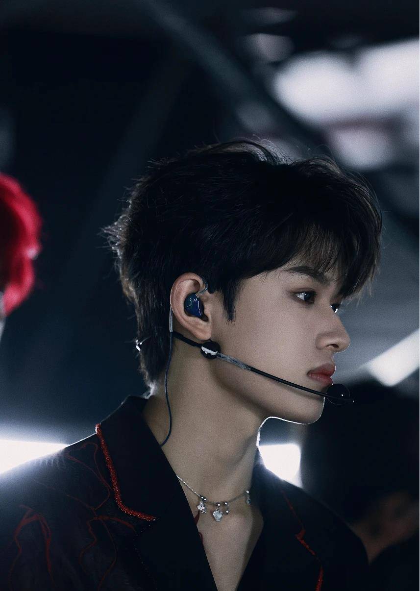 格里芬顺顺蜡笔小志铲妹航酱~返回搜狐,查看更多