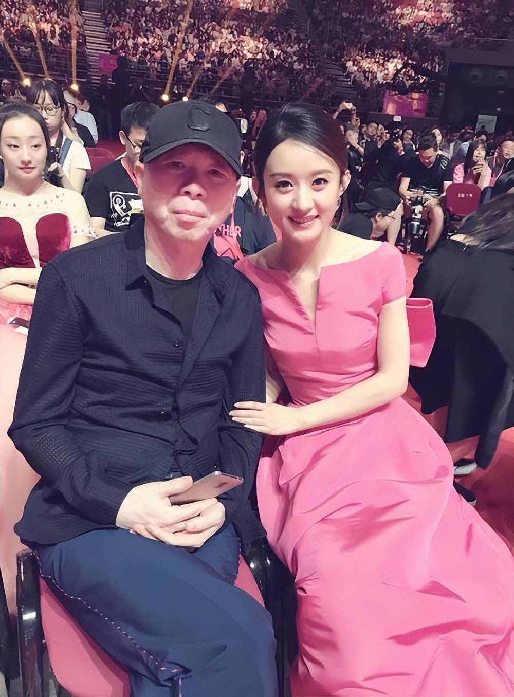 赵丽颖:从拼命三娘到"爬床"女王,不堪回首的过往_冯小刚_演艺_丁子峻