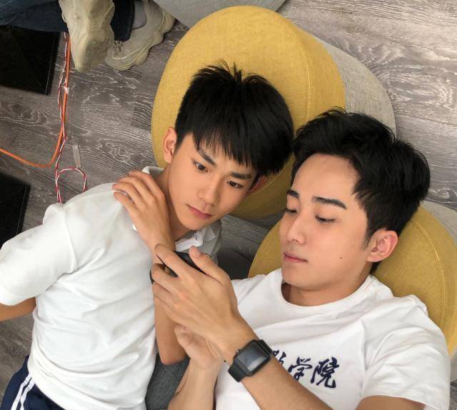 《小欢喜》圆满收官,方一凡林磊儿季杨杨合体拍杂志,售后不能停_刘家