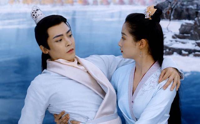 女子》全家四口加两丫环都心大不禁想说有钱真好_班媜_容瑕_谢启临