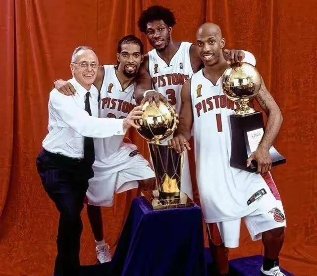 2004年活塞总冠军04年东部决赛,活塞队对阵的是当年防守第三好的球队