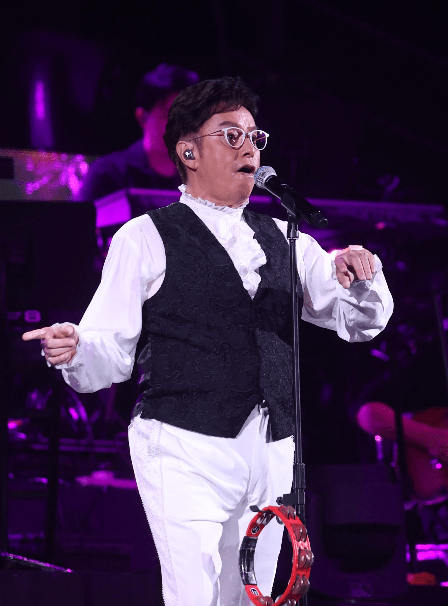 钟镇涛19岁女儿做嘉宾,邱淑贞夫妇捧场_演出_观众_谭咏麟