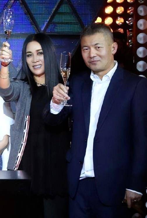 那英隐藏17年的二婚老公是她!