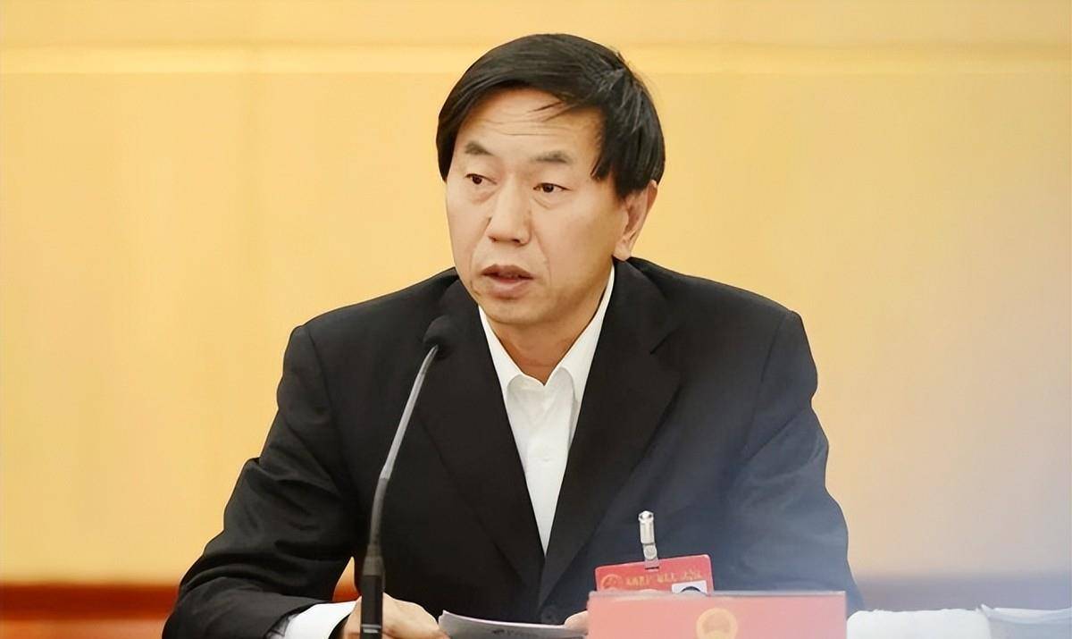 19年耿彦波辞去太原市市长职务,一双沾满灰尘的皮鞋就是他的符号_灵石