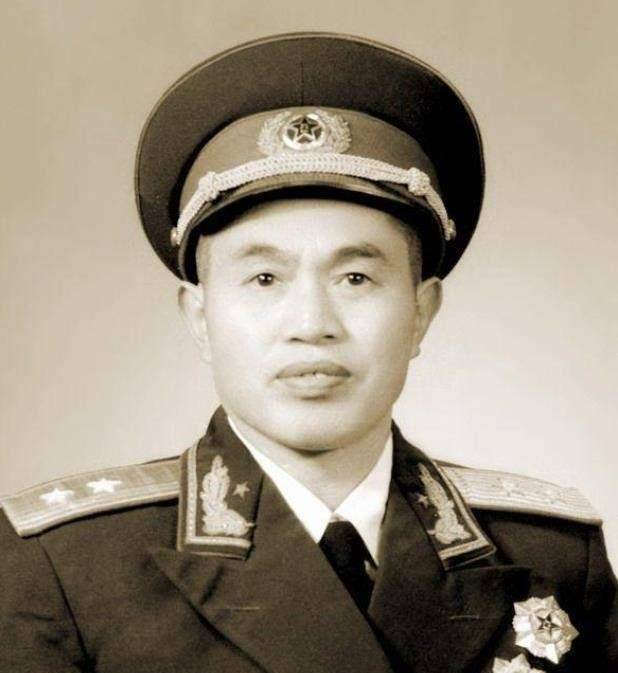 76年皮定均得知张力雄工作没着落一拍桌子:怕什么,你去福州军区_太行