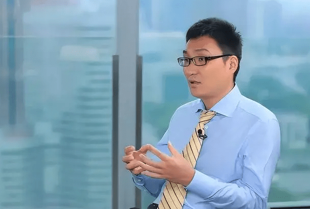 母亲却宁愿坐公交车出门,也不舍得打出租车_黄峥_丁磊_多多