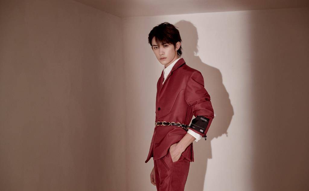 20岁易烊千玺帅出新高度!