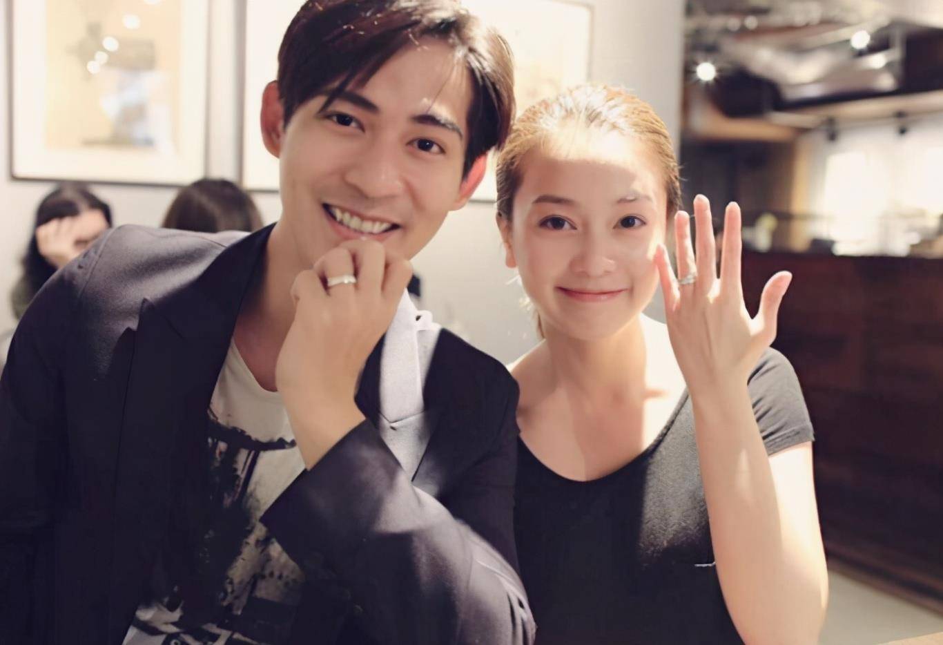 39岁周渝民出席活动脸胖一圈,罕谈二胎计划,自曝与女儿存在隔阂_张榕