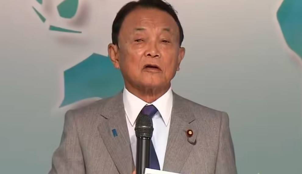 麻生太郎窜台,82岁还不消停,怂恿台湾"以武拒统"_日本_轰炸机_中国
