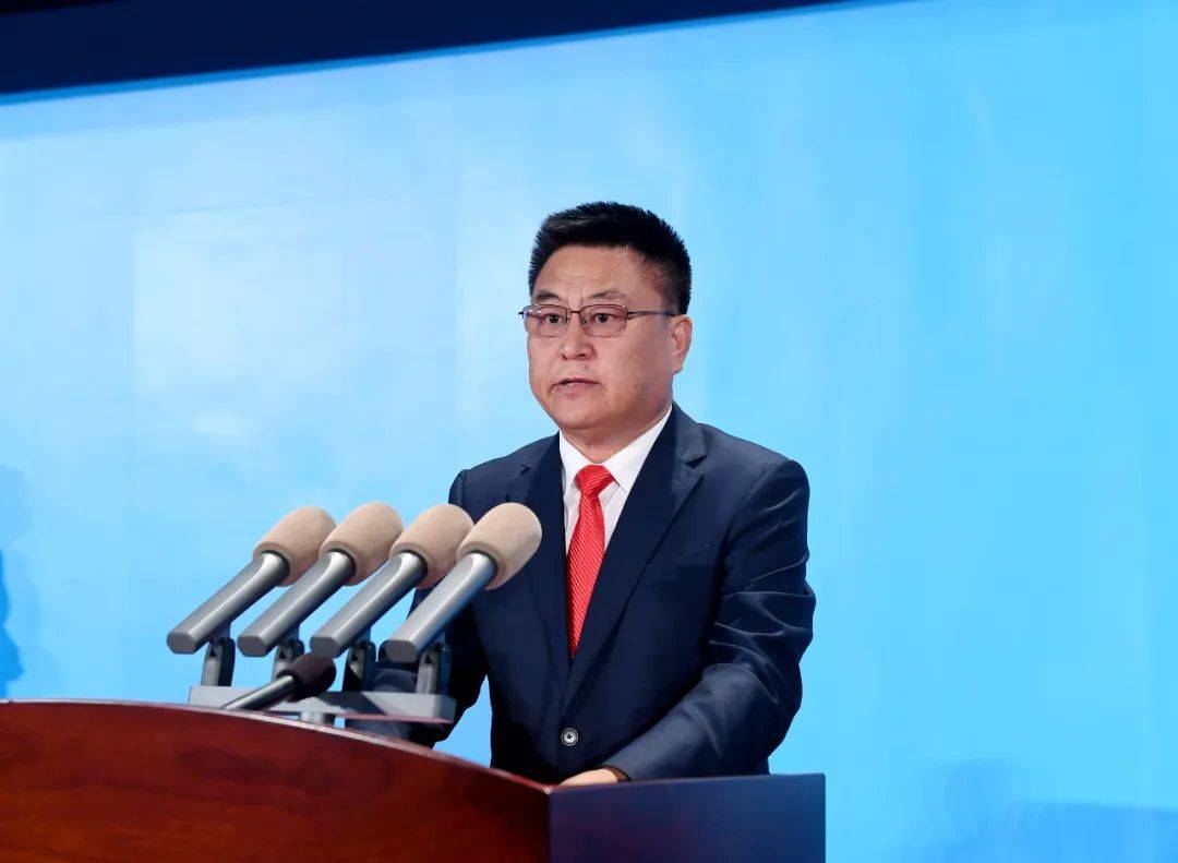 自治区党委常委,宣传部部长郑宏范致辞.