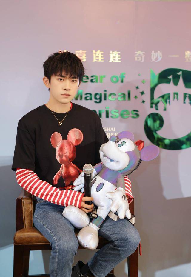 要知道易烊千玺为拍摄电影《长津湖》也是闭关了半年之久,要知道一部