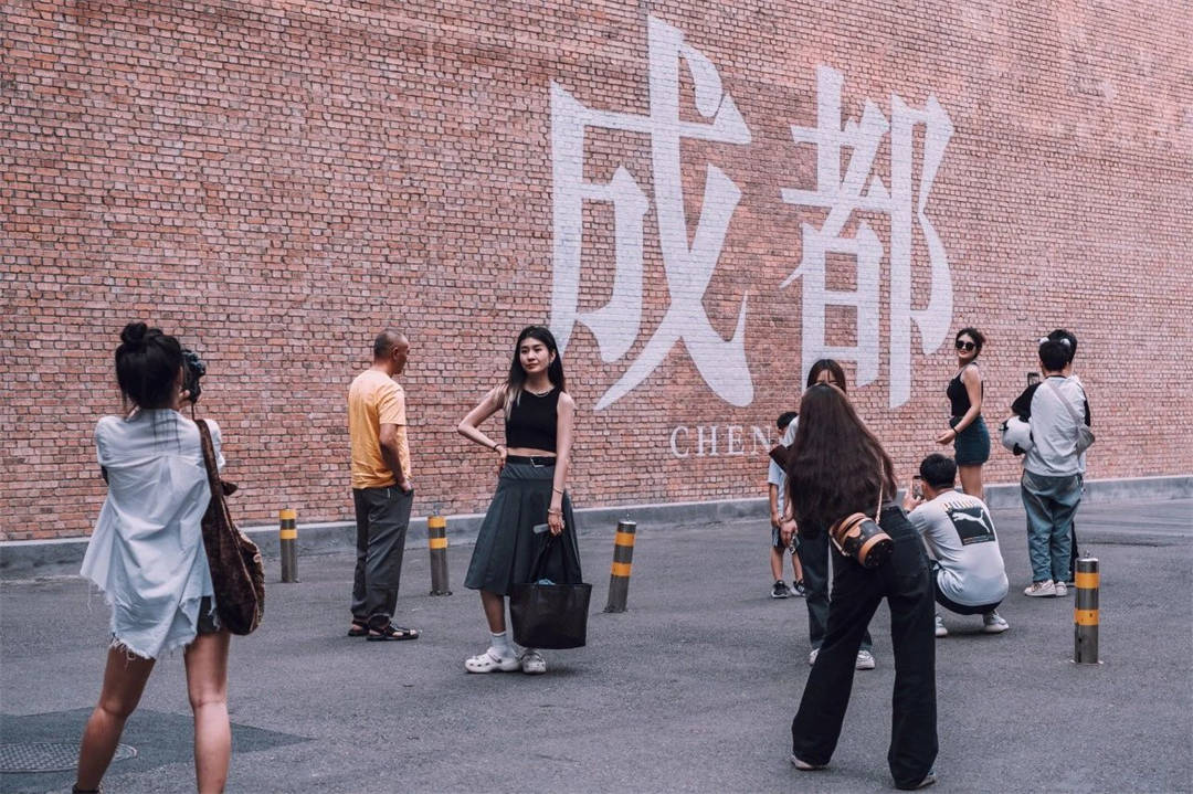 明《星空下的贡嘎》 摄/杨乔森《夏季萤火虫》 摄/李倩《山水黄河》