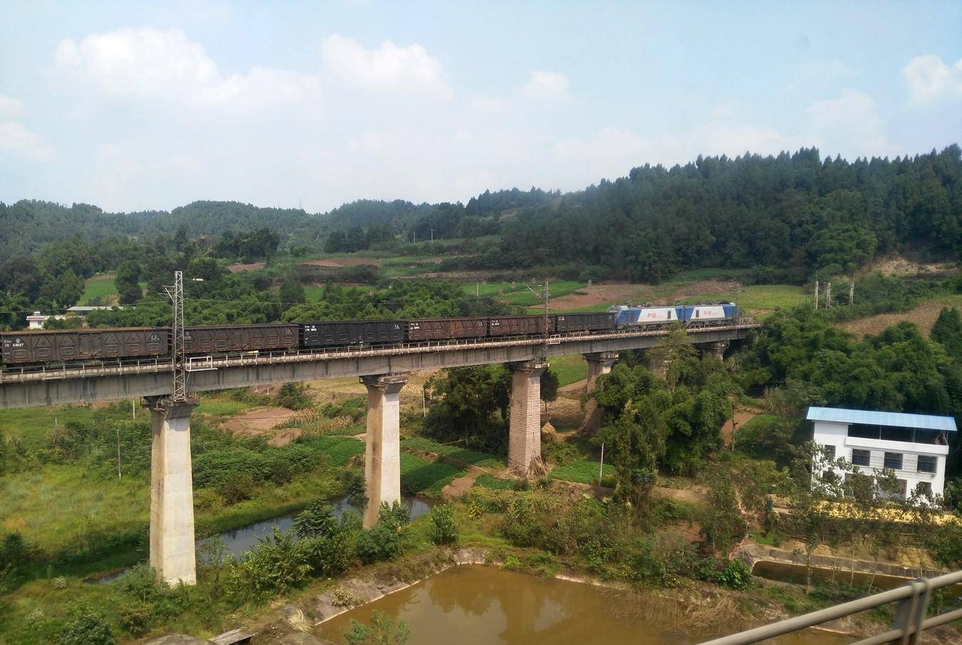 达成铁路 连接川西地区与川东北地区的重要通道_成都_南充_达县