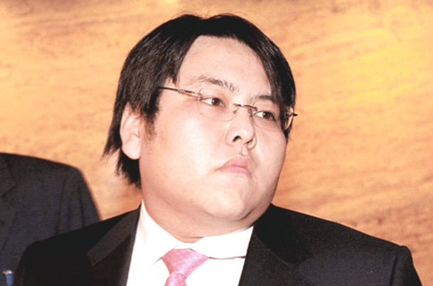 撞脸三星堆鼻孔朝天似猪鼻,被成龙做媒嫁煤老板_网友_李兆会_作品