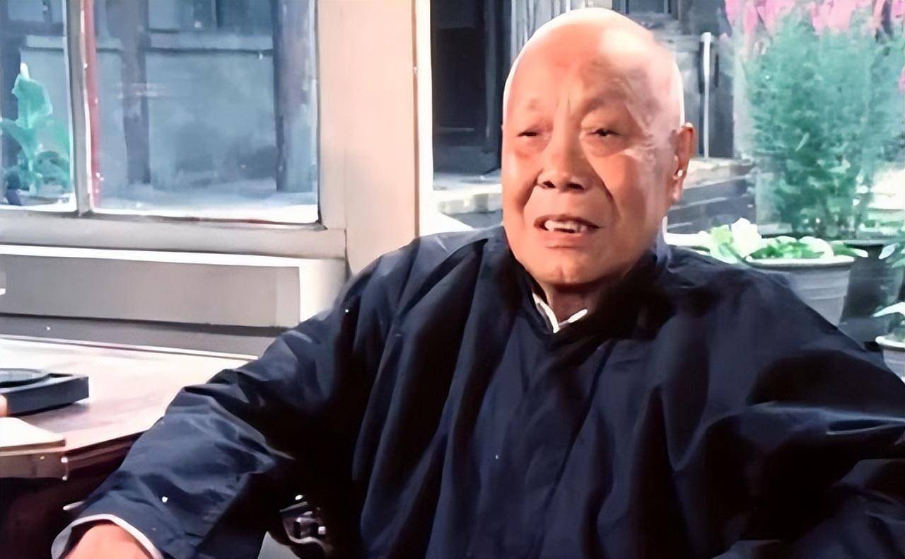 这是因为当时一家报社采访了一个身份特殊的老人,他的名字叫"孙耀庭"