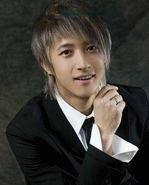 但是没想到竟然多年以后韩庚与superjunior会有合体机会!