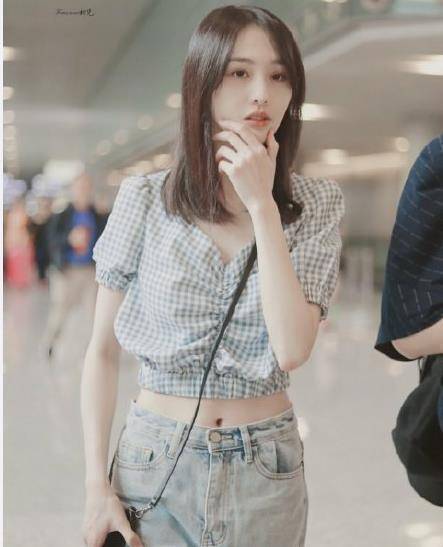 a4腰还不够?女明星带你康康"蚂蚁腰",网友:长见识了_腰围_时候_杨幂