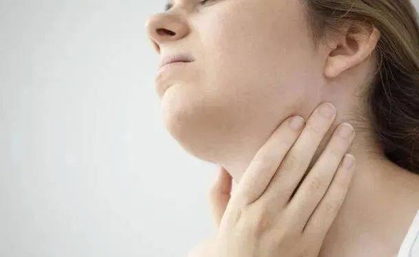 2,导致并发症:部分患者在手术后,会出现甲状腺功能减退症.