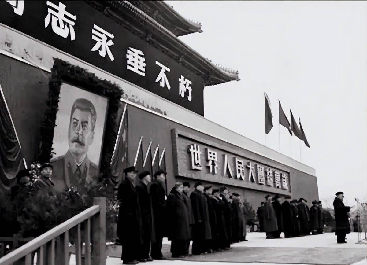 斯大林去世前,大家最初都以为他只是喝醉睡着了_苏联大元帅_别墅_中国