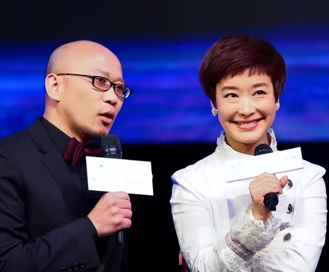 央视主持人王雪纯:53岁仍无子女,选择丁克有苦衷_播音_广播节目_观众