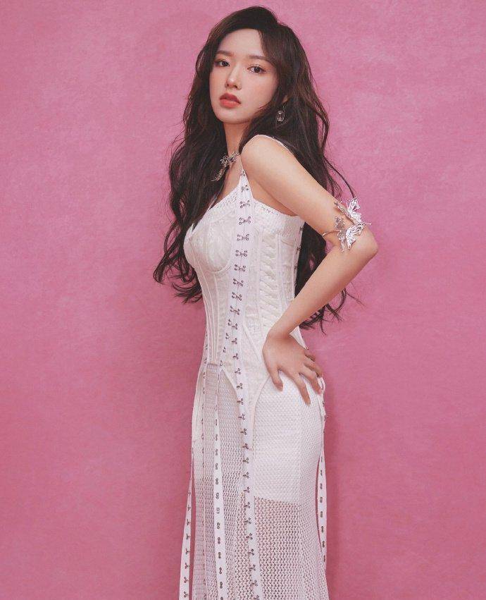 曝程潇为梁朝伟诞下私生子,相恋细节曝光,女方四字回应耐人寻味