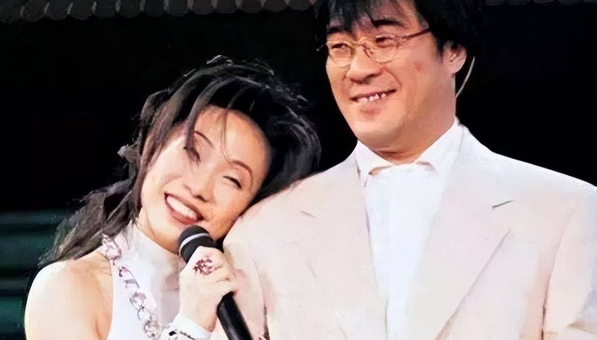 都是李宗盛的女儿,如今却大不同,大女儿成翻译官,小女儿像网红_林忆莲