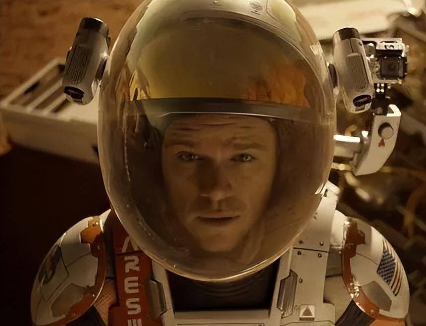 美国导演雷德利·斯科特在电影《火星救援》中告诉了我们答案.