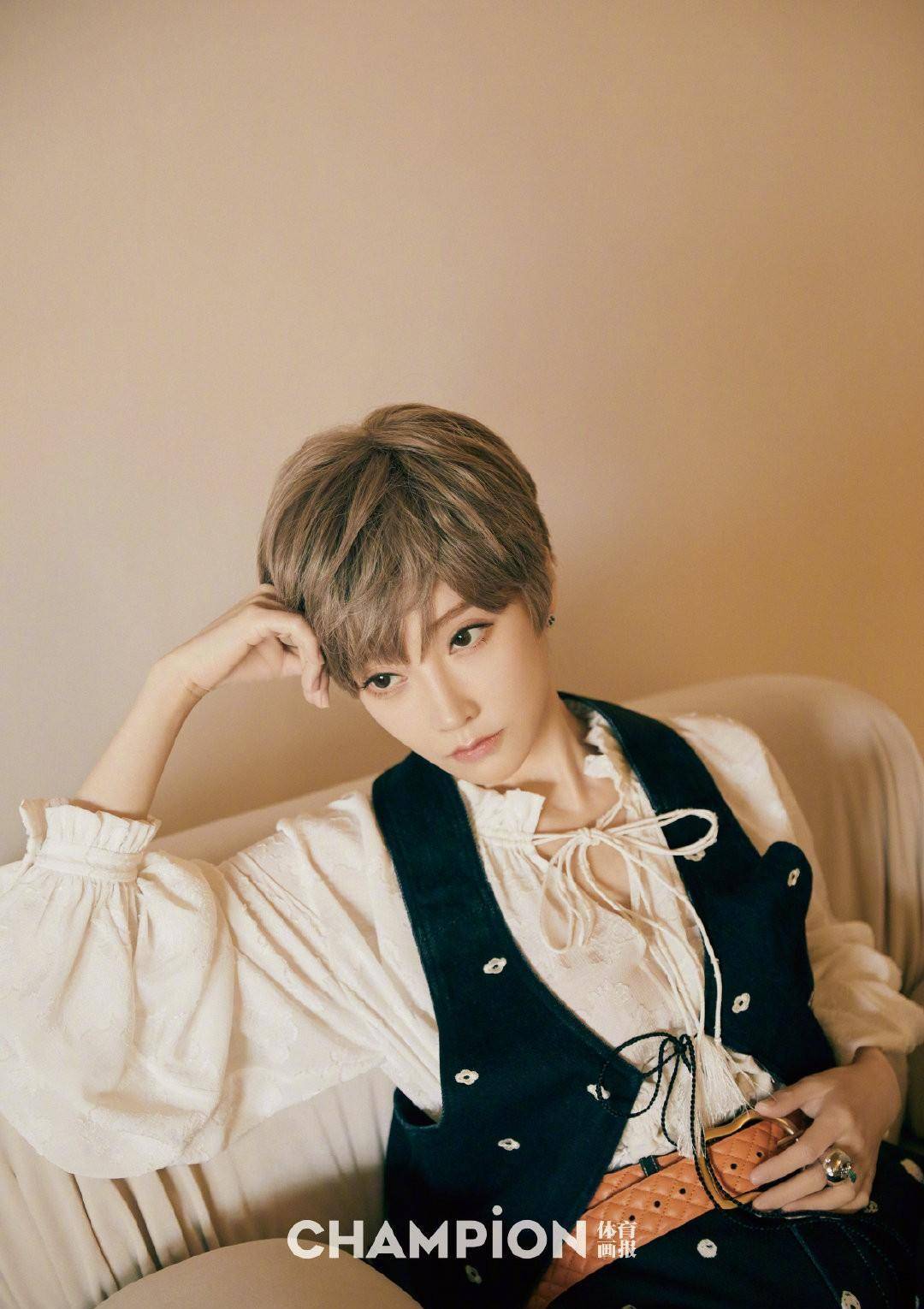 就要剪短发!冯提莫风格大变,网友:有被帅到_造型_女孩子_舞台