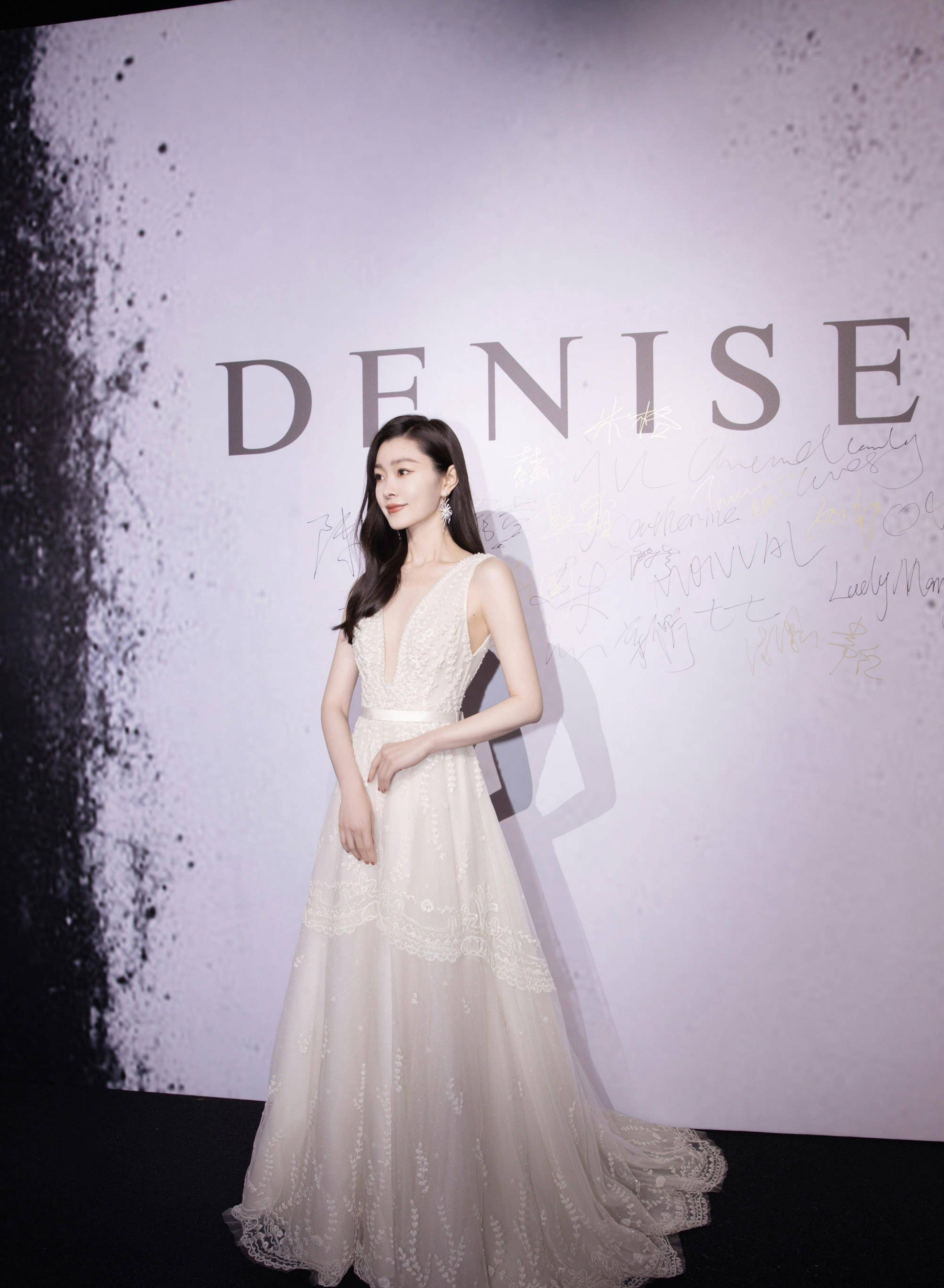 宋轶的"蚂蚁腰"好惹眼,可爱性感,造型美出高级感_连衣裙_粉色_公主