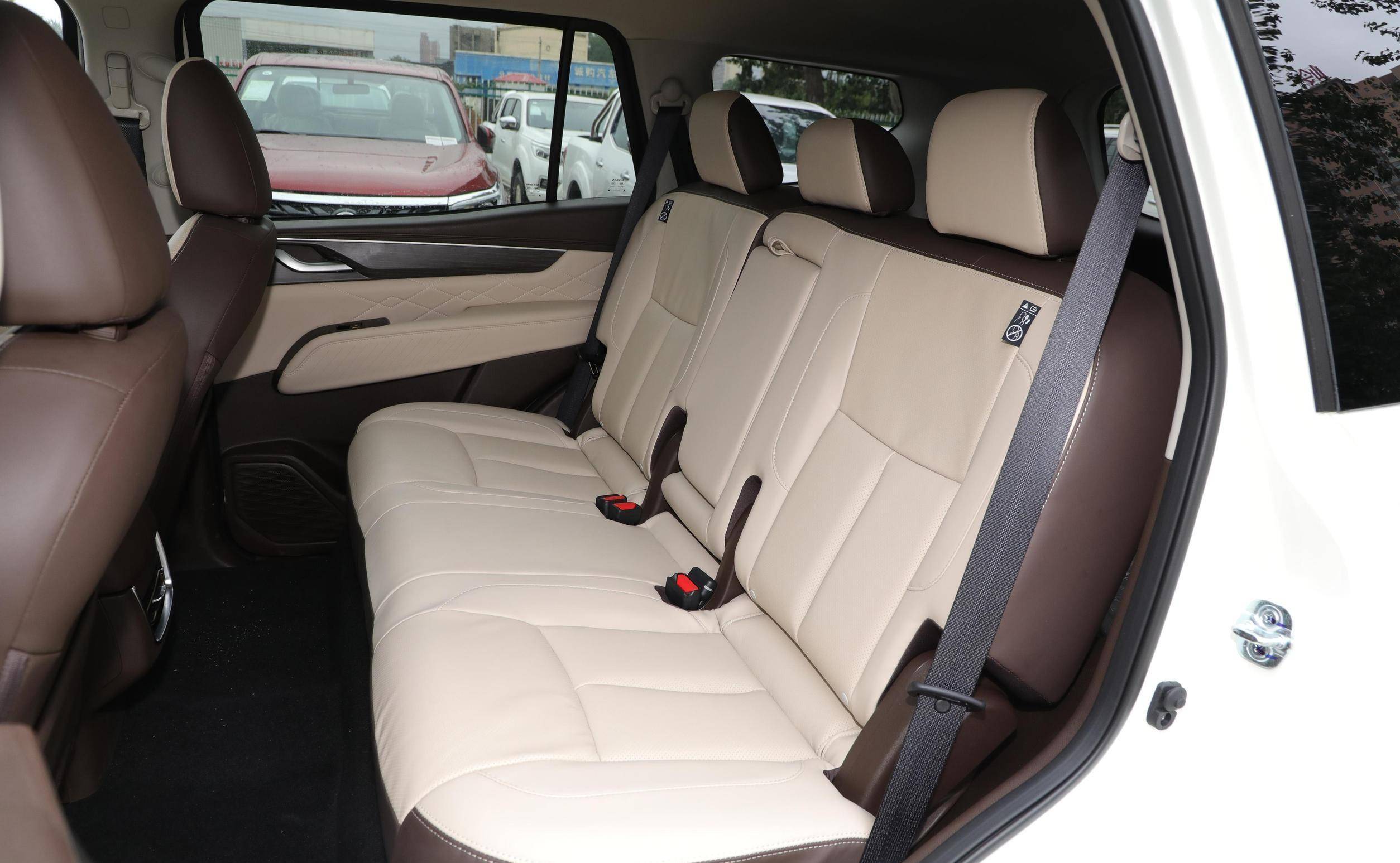 全新日产帕拉丁正式上市,16.98万起!曾经的金字招牌还好使吗?