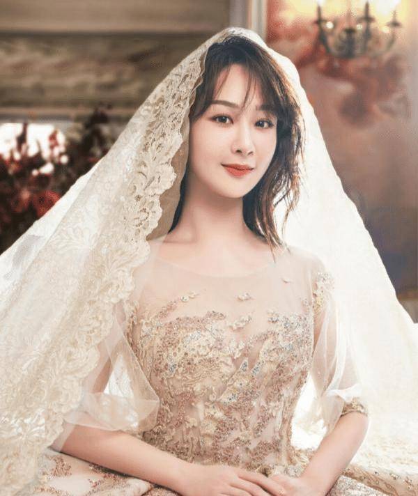 任嘉伦33岁生日,欢瑞仅一人送祝福,往年生日看出他的人缘_杨紫_合作