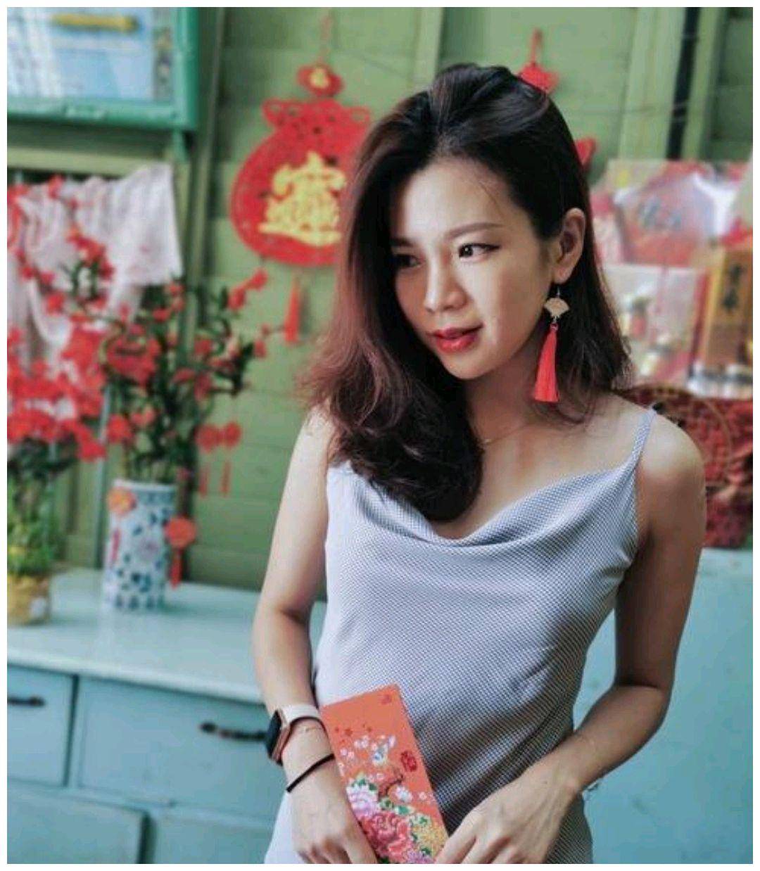 34岁羽球名将晒9个月孕照,网友:跟谁怀的孩子呢_羽毛球_世界_吴柳