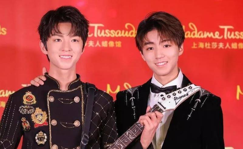 当明星遇到本人蜡像,张一山俏皮,杨洋秒变迷弟,看到王俊凯:移不开眼