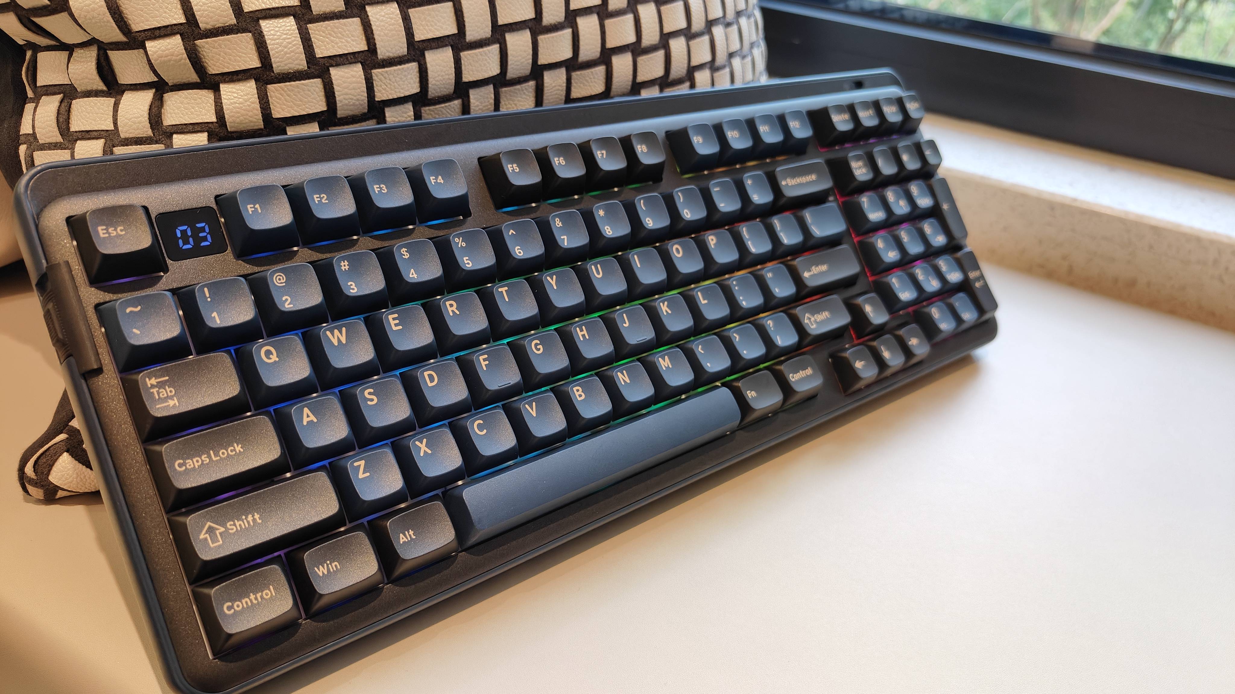 拥有黑科技的98配列 三模机械键盘 达尔优a98master_手感_切换_调节