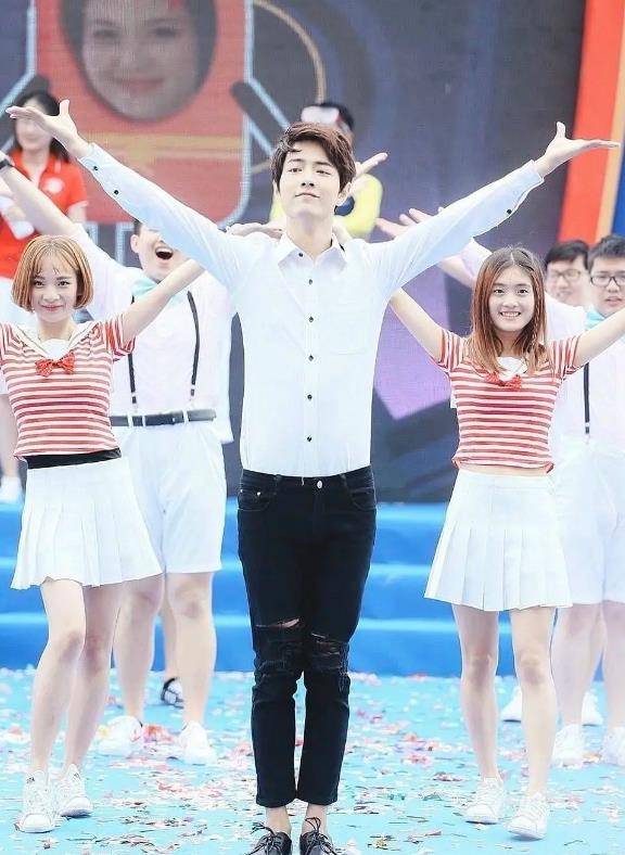 肖战:我身材五五分,王一博:我也五五分,黄景瑜:不想说话_时尚_比例