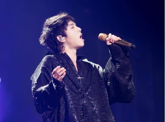 华晨宇已经失掉了路人好感口碑,事业心也已不在_脱粉_主业_歌迷