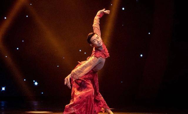 除了胡沈员,李响,《舞蹈风暴》还藏了个扮相更美的男版虞姬_节目_舞台