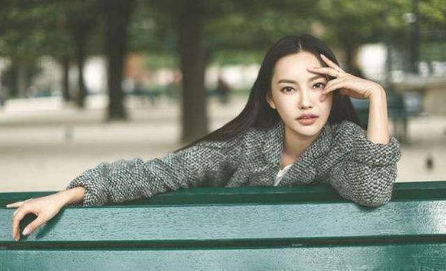 当年被发掘才大二,拍3部电影狂捞26,现成"最美晶"_王晶_童飞_澳门