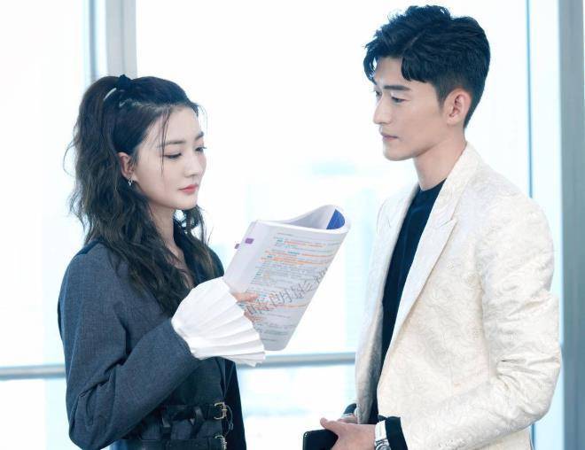 超前点播还不够,张翰新剧自己搞了个app收费,活该这么糊_徐璐_观众